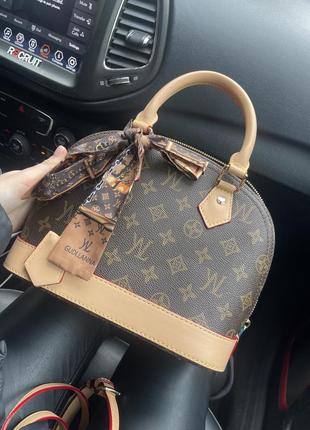 Сумка хорошего качества в стиле lv