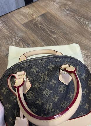 Сумка хорошего качества в стиле lv