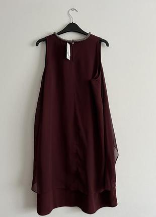 Женское вечернее платье бордовый цвет с горловиной бисером4 фото