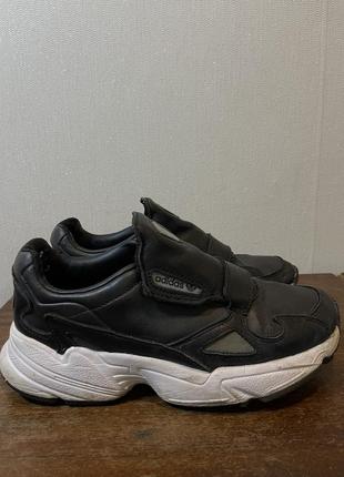 Кроссовки adidas