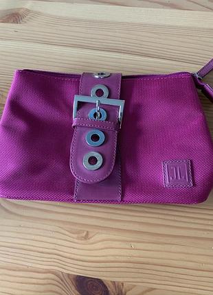 Симпатичная розовая косметичка