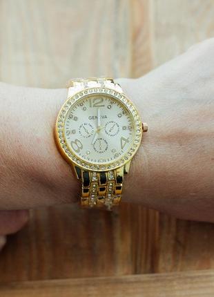 Жіночі годинники geneva gold, круглі, металеві, золотого кольору, захист від дощу, d c6 фото