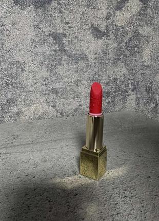 Помада estee lauder