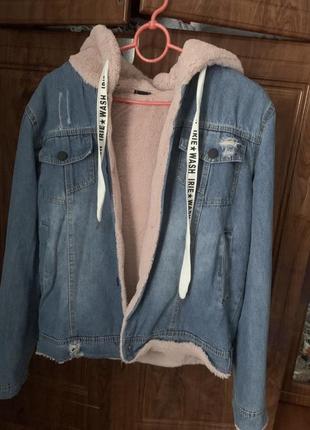 Утепленная джинсовая куртка, размер м, с мехом1 фото