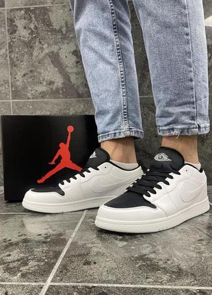 Кроссовки nike air jordan 1 low, белые с чёрным носком3 фото