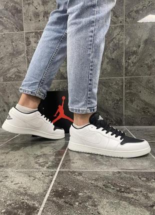 Кроссовки nike air jordan 1 low, белые с чёрным носком7 фото