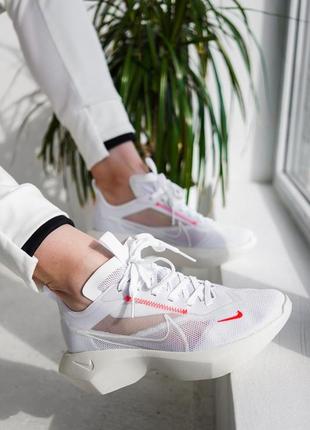 Белые кроссовки nike (лето)