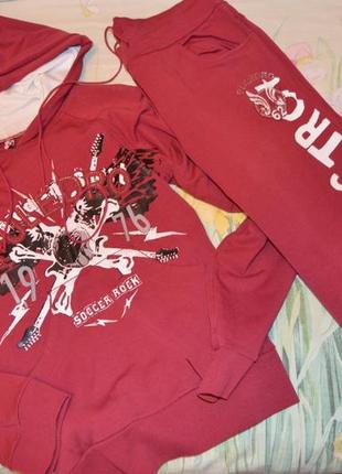 Спортивный прогулочный  костюм польша