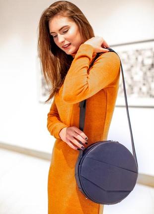 Шкіряна жіноча кругла сумка-рюкзак maxi темно-синя1 фото