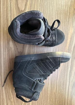 Кросівки adidas оригінал утеплені ретро лого девʼяності чорні кеди снікерси жіноче взуття дитяче взуття5 фото