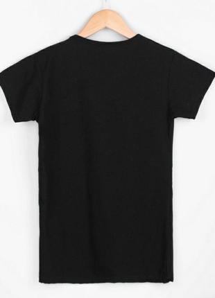 Стильная черная футболка с рисунком принтом губами4 фото