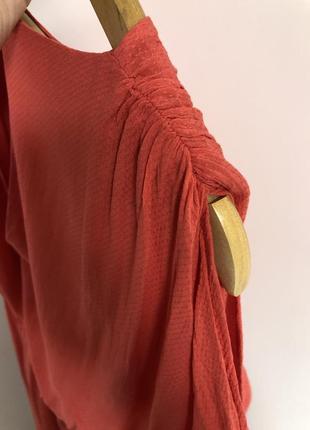 Коралловое платье с вырезами на плечах / платье с открытыми плечами mango2 фото
