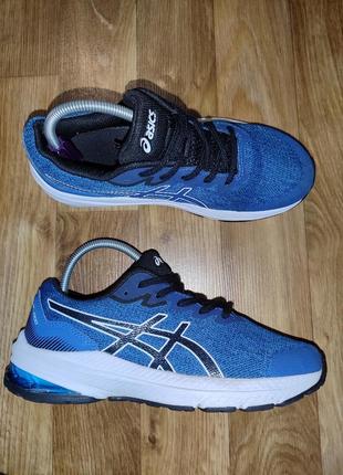 Женские кроссовки asics р.37