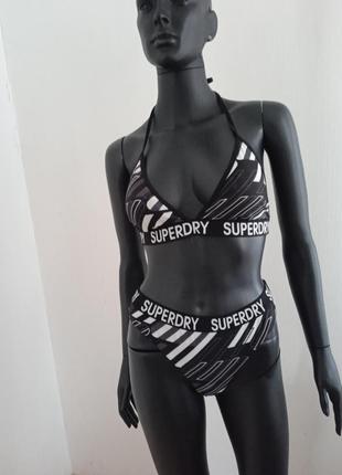 Superdry эффектный купальник известного бренда с названием бренда на резинке5 фото