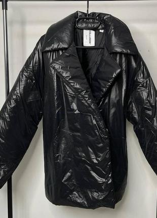 Стильна нова тепленька чорна куртка