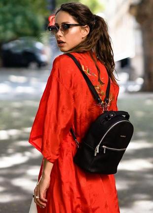 Шкіряний жіночий міні-рюкзак kylie чорний6 фото