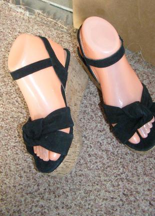 Устілка 22,8 см нові замша трендові босоніжки від san marina