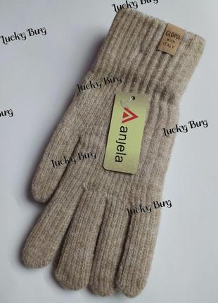 Теплі жіночі рукавички бежевого кольору3 фото
