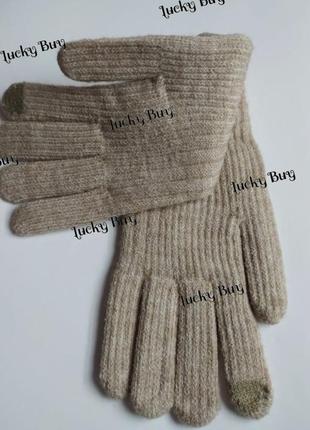 Теплі жіночі рукавички бежевого кольору2 фото