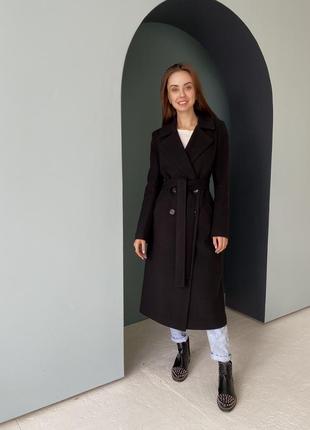 Демисезонное утепленное женское классическое кашемировое черное пальто с поясом1 фото