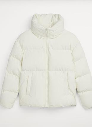 Молочна тепла куртка пуфер зара zara оверсайз белая молочная пуховик2 фото