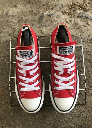 Красные кеды converse