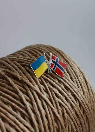 Значок на одежду флаги украины и норвегии на застежке с никелевым покрытием