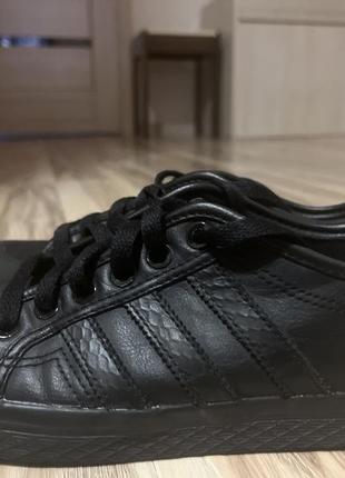 Шкіряні кеди adidas 22,5.р34