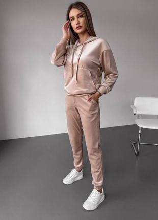 Велюрові костюми4 фото