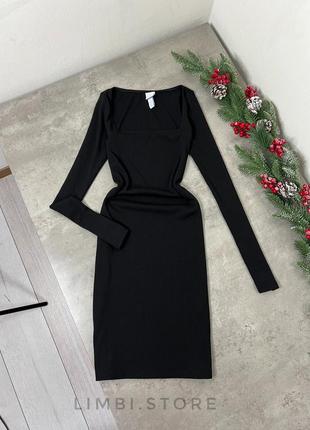 Базовое черное платье в рубчик с квадратным вырезом нм