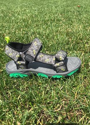 Відкриті босоніжки на хлопчика р. 32 20см) чехія