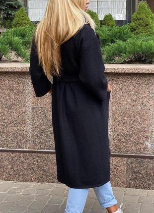 Черное пальто с натуральным мехом песца2 фото