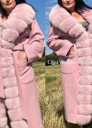 Розовое пальто с натуральным мехом песца1 фото