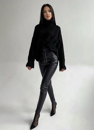 Черные кожаные лосины с шнуровкой2 фото