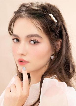 Рум'яна flower knowns strawberry rococo embossed blush