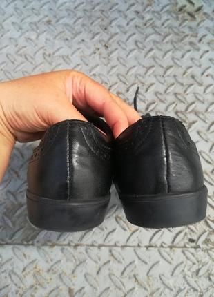 Кожаные туфли оксфорды bata.4 фото