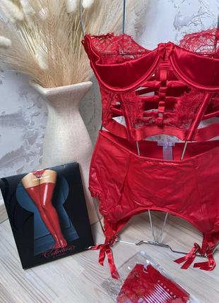 Сексуальный комплект, бюстье, пояс-юбка, чулки из эко-кожи, удлиненные перчатки-сеточки. микс брендов hunkemoller и rihanna savage x fenty5 фото