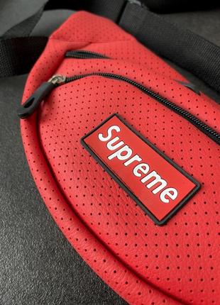 Бананка поясна шкіряна supreme червона сумка через плече на пояс чоловіча жіноча сумка поясна суприм2 фото