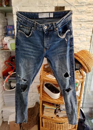 Стильные мужские светлые джинсы с рваностями и потертостями skinny (29-30)