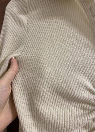 Платье мини резинка от plt бежевое в рубчик тепла4 фото