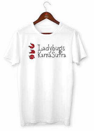 Футболка с оригинальным принтом "ladybugs kama sutra. солнышка кама сурая" push it. футболки 18+