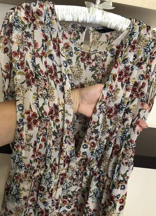 Легкое шифоновое платье с цветочками,