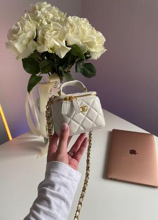 Мини женская сумка бочонок в белом цвете натуральная кожа топ модель4 фото