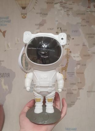 Знижка до дня закоханих. космонавт проектор астронавт зоряне сяйво небо5 фото