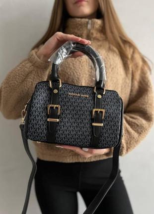 Женская кожаная сумка michael kors speedy черная синяя 22*14