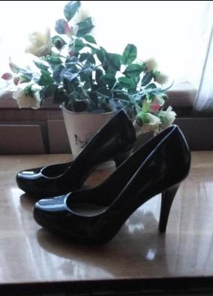 Sale!insolia лакові темно синні туфлі insolia limited collection на високому каблуці