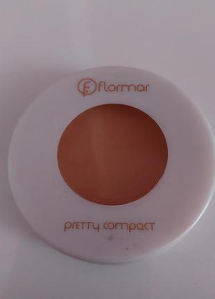 Компактная пудра для лица с шимером 17 грамм flormar pretty compact powder2 фото