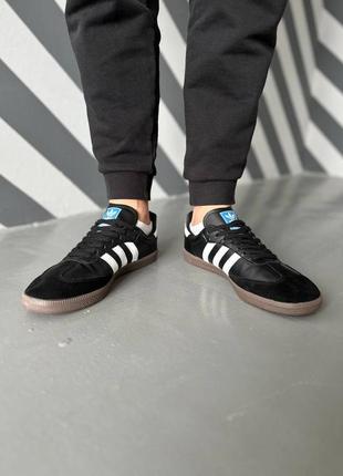 Чоловічі кросівки чорні з білим у стилі adidas samba og black white gum2 фото