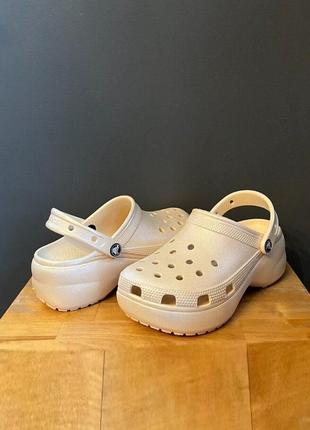 Крокс класік клог платформа ванільні crocs classic platform shimmer clog vanilla