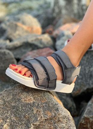 Сандали adidas sandals grey летняя обувь босоножки адидас серые с белой подошвой2 фото